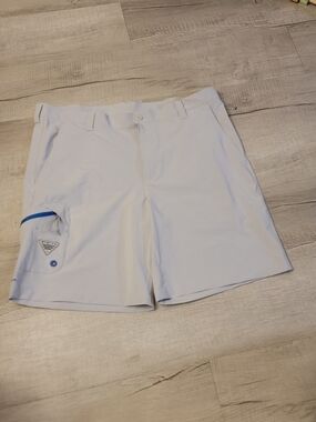 Columbia Light Blue Men’s Hybrid Shorts with Zip Pocket